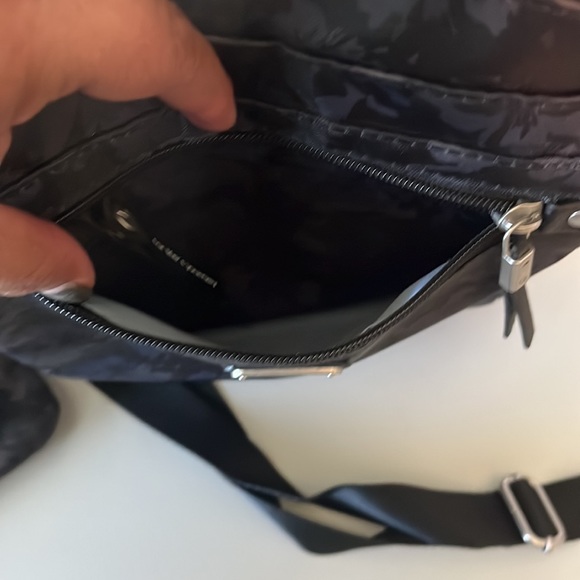 BAGGALLINI New Classic Go Bagg - Onyx Floral - includes RFID phone wristlet. - Picture 14 of 16